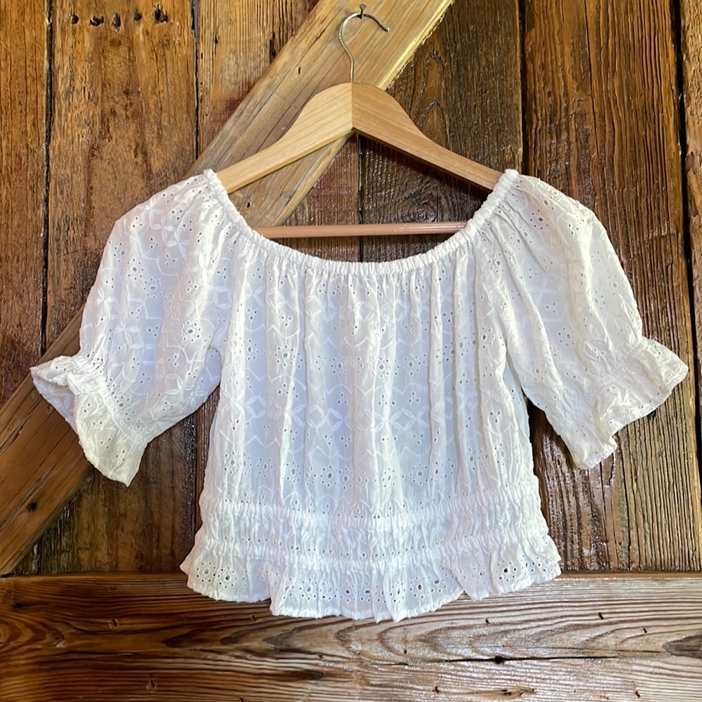 American Eagle off the shoulder crop top(xs)